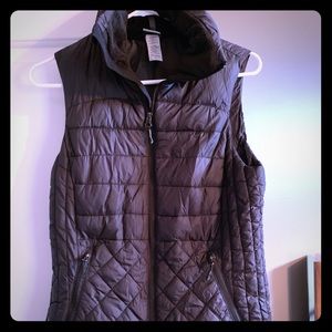 Black light puffer vest